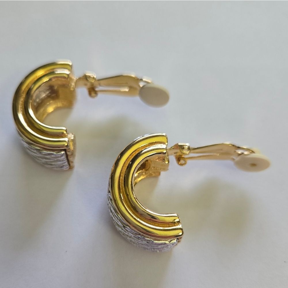 🐢 Givenchy Half Hoop Two Tone Clip Earrings. Excellent Condition. Authentic! - Picture 7 of 11
